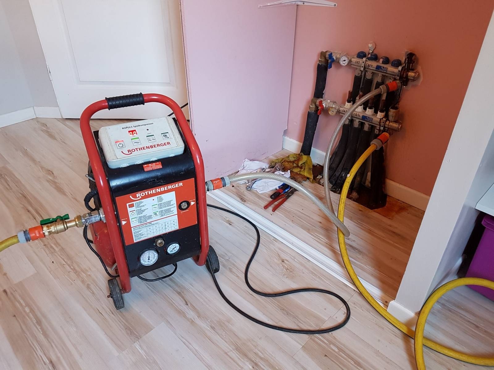 Ümraniye Yamanevler Vaillant Hermetik Şofben Kombi Bakımı